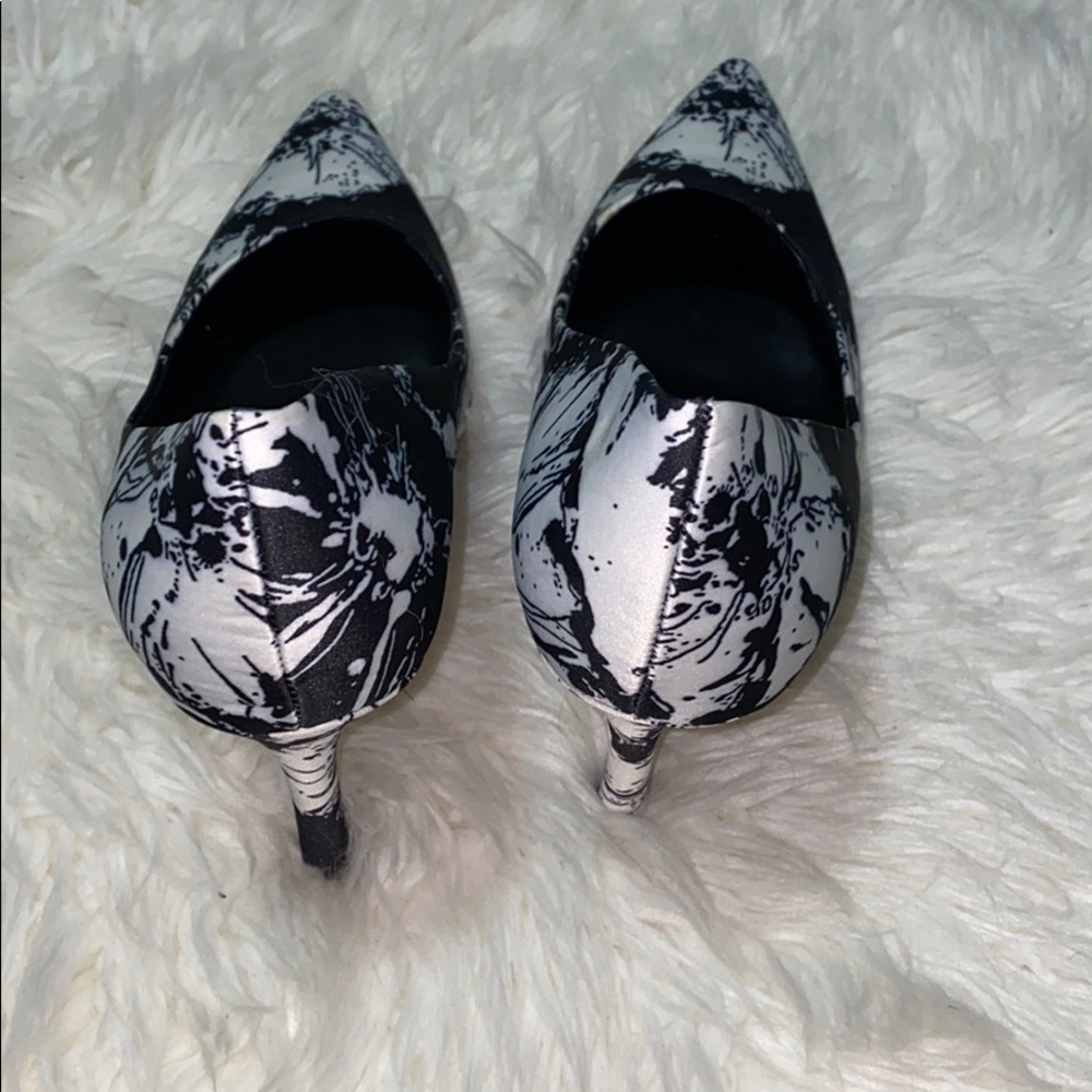 Guess Heels - Picture 3 of 5